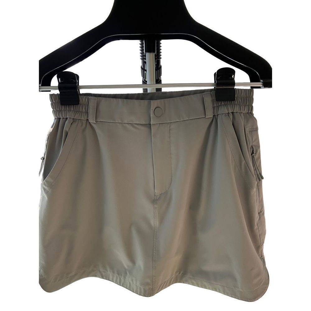 BaLeaf Womens Skort SZ M Light Gray Side Zipper Pockets Button Front